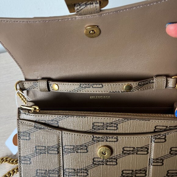 NWT Balenciaga Hourglass Wallet On Chain Brown Canvas BB Monogram - Picture 8 of 9